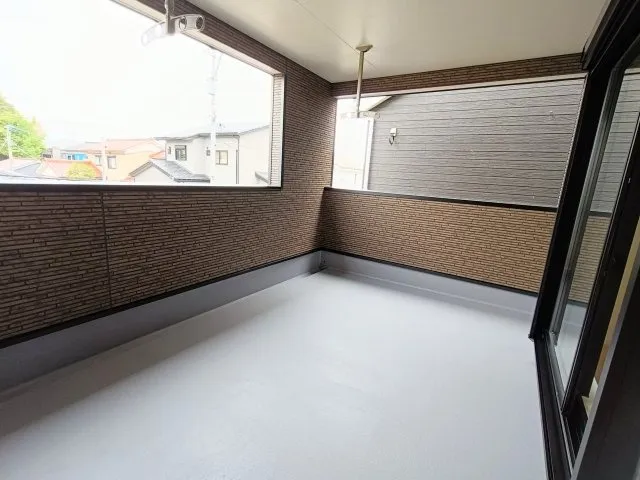 雨の多い北陸の気候に考慮したインナーバルコニーです！