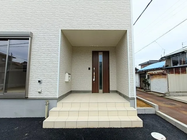 詳しい資料のご請求・物件見学のご依頼はページ内の無料【資料請求する】・【見学予約する】ボタンよりお進みください。