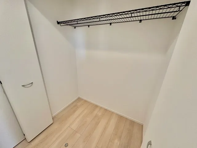 各部屋に収納設備！住居スペースをしっかり確保できるのでお部屋を広々とお使いいただけます。収納はいくらあっても困りません。